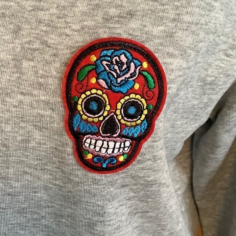 Nwot Suspicious Antwerp Grey Skull Sweatshirt Sz-S — image 4 of 5